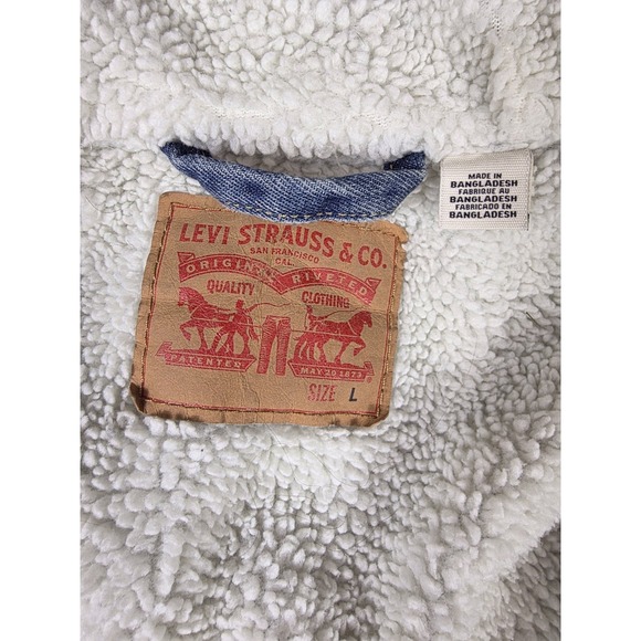 Levi's Relaxed Fit Light Wash Denim/Faux-Sherpa Lined Trucker Jacket Mens Size L - Picture 6 of 9